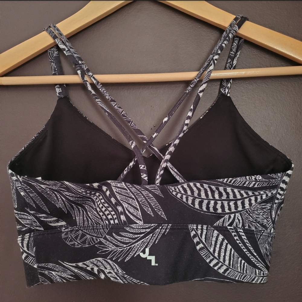 JOYLAB leaf print sports bra - Picture 9 of 11